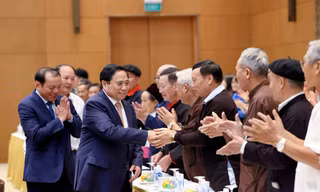 Thủ tướng gặp mặt những người 'giữ lửa và truyền lửa' văn hóa dân tộc