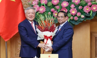 Thủ tướng giao nhiệm vụ cho 3 tân Phó Thủ tướng và 2 tân Bộ trưởng