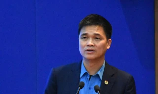 Giai cấp công nhân ngày càng lớn mạnh