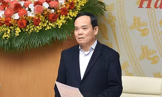 Sáp nhập huyện, xã: Bộ máy nặng nề, đông người khó tăng lương 