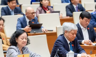 Cấm tổ chức tín dụng gắn bán sản phẩm bảo hiểm với cung ứng dịch vụ ngân hàng