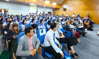 Sinh viên Cần Thơ thảo luận về ứng phó, chống biến đổi khí hậu