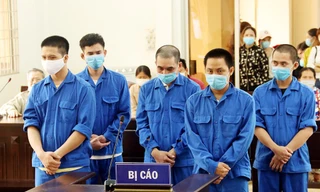 Phạt tù 5 đối tượng tổ chức cho bệnh nhân COVID -19 nhập cảnh trái phép 