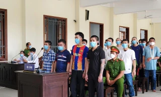 Nổ súng hỗn chiến, 21 'anh em xã hội' dắt nhau ngồi tù