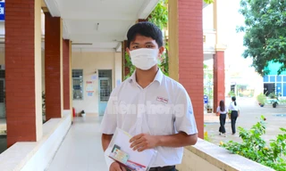 Phòng thi đặc biệt của thí sinh bị gãy cổ tay không thể viết bài