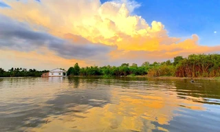 12 nhà dân rơi xuống sông: Vĩnh Long công bố tình trạng khẩn cấp