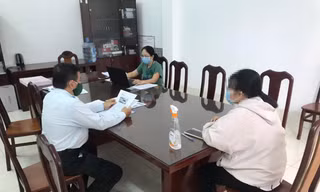 Đăng tin dùng địa long trị COVID-19, cô gái bị công an mời làm việc