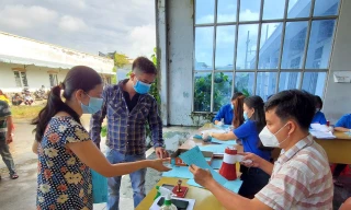 Dù vắc xin gì, được tiêm là mừng