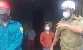 Một gia đình bị người dân bao vây vì tuyên bố vỡ hụi hàng chục tỷ đồng 