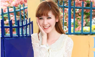 Tinh khôi váy trắng chào hè