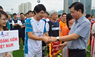 Sôi động Giải bóng đá Báo Giao thông mở rộng 2014