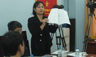 Chị Trịnh Thúy Mai - đại diện cư dân Keangnam cho rằng báo cáo về giá dịch vụ của chủ đầu tư thiếu minh bạch. Ảnh: Minh Tuấn