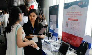 Nhà đầu tư, khách hàng trải nghiệm các sản phẩm của các startup