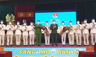 Lãnh đạo cấp trên chúc mừng Đại hội Đoàn cơ sở Trung đoàn Cảnh sát cơ động Thủ đô 