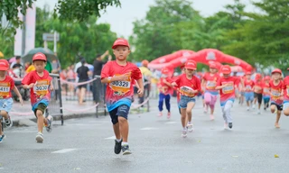 Hàng nghìn thiếu nhi Bình Thuận chạy gây quỹ làm việc tốt