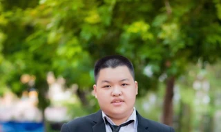 Nam sinh Lê Xuân Tùng, với các biệt danh “Tùng béo baby”, “chàng lực sĩ” của lớp 9A0, trường THCS Nguyễn Trường Tộ (quận Đống Đa) vừa xuất sắc đỗ cùng lúc vào 5 lớp chuyên thuộc 3 trường chuyên Hà Nội.