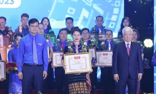 Tham gia giải quyết những vấn đề khó, mới của đất nước