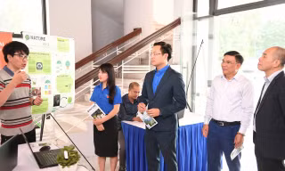 Kỳ lạ ứng dụng cây cảnh 'trò chuyện' với người, thỏ AI hỗ trợ trẻ tự kỷ