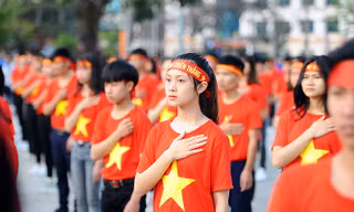  70 đại biểu tham gia hành trình 'Sinh viên với khát vọng non sông' về với Điện Biên Phủ