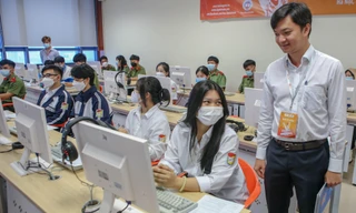 Anh Nguyễn Minh Triết, Bí thư T.Ư Đoàn, Chủ tịch T.Ư Hội SVVN động viên các thí sinh tham gia vòng loại quốc gia Cuộc thi Vô địch Tin học văn phòng thế giới.