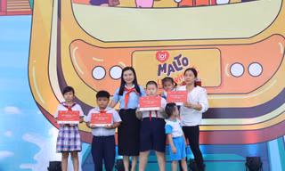 Hội đồng Đội Trung ương trao bảo trợ cho thiếu nhi mồ côi do đại dịch COVID-19