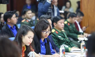 Đông đảo sinh viên, đảng viên trẻ tiêu biểu tha gia Diễn đàn "Tuổi trẻ Việt Nam sắt son niềm tin với Đảng". Ảnh: Bảo Anh