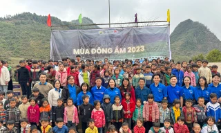 Mang mùa đông ấm lên 10 xã khó khăn vùng núi Cao Bằng