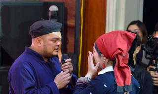 Xúc động màn cầu hôn muộn sau 10 năm của chàng trai dân tộc Tày