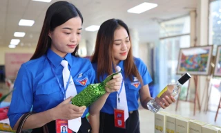 Mang thổ cẩm, cam Cao Phong, trà shan tuyết... đến ngày hội lớn của tuổi trẻ Hòa Bình