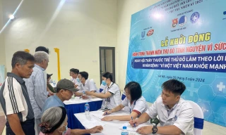 Y, bác sĩ từ 12 bệnh viện tuyến Trung ương khám bệnh miễn phí cho người dân