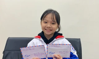 Em Nguyễn Ngọc Trinh - lớp 4C1, trường Đoàn Thị Điểm gây xúc động với hành động đẹp dành toàn bộ tiền mừng tuổi góp phần mua khẩu trang tặng người dân