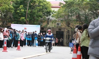 Sinh viên trải nghiệm kỹ năng lái xe an toàn