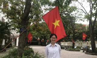 Phạm Thị Mỹ Duyên vừa đạt giải Nhất bảng Học sinh Hội thi Olympic tiếng Anh học sinh, sinh viên toàn quốc lần thứ III, với 381/400 điểm.