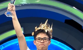 Vũ Bùi Đình Tùng (Chuyên Trần Phú, Hải Phòng) về nhất cuộc thi quý 2 Đường lên đỉnh Olympia