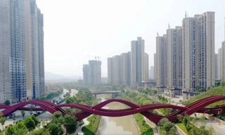 Cầu đi bộ Dragon King Kong ở thành phố Trường Sa, tỉnh Hồ Nam, Trung Quốc được khánh thành hôm 18/9, China News đưa tin. 