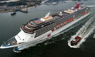 Vào năm 2015, có gần 15 triệu người du lịch một mình trên du thuyền ở Bắc Mỹ. Ảnh: Mysteriousuniverse.