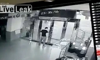 Giây phút 'người bay, kính vỡ' vì sức mạnh vụ nổ tại Trung Quốc