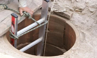 Miệng giếng được cho là nơi người Athen cổ đại gọi thần Apollo báo hiệu tương lai. Ảnh: Bộ Văn hóa Hy Lạp.