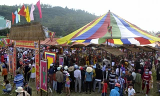 Độc đáo ngôi chợ chỉ mở 1 ngày trong năm vào mùng 1 Tết