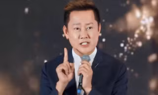 Ông Nawat vướng tranh chấp