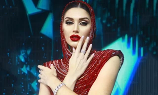 Thu hàng trăm triệu đồng từ việc may váy cho hoa hậu 