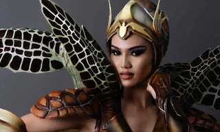 Thí sinh Hoa hậu Hoàn vũ Philippines ngất xỉu khi diễn trang phục dân tộc