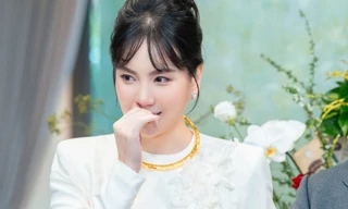Mai Ngọc khóc trong lễ dạm ngõ