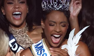 Nhan sắc cô gái 'lệch chuẩn' đăng quang Hoa hậu Pháp