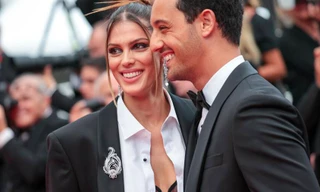 Hoa hậu Hoàn vũ tố bị bạn trai bạo hành 