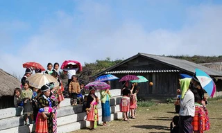 Chợ tình của người Mông ở Mường Lống