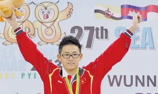 Kình ngư trẻ Lâm Quang Nhật gây bất ngờ lớn trên đường đua 1.500m tại SEA Games 27. Ảnh: VSI