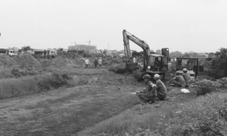 Quận Hà Đông (Hà Nội) tổ chức cưỡng chế GPMB dự án đất dịch vụ phường Dương Nội sáng 22/4. Ảnh: Đức San