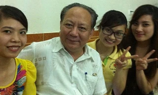 Ông Đàm Khải Hoàn với sinh viên