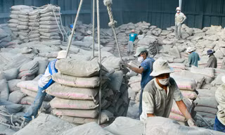 Cái chết của xi măng lò đứng đã được cảnh báo từ rất lâu. Ảnh: Như Ý